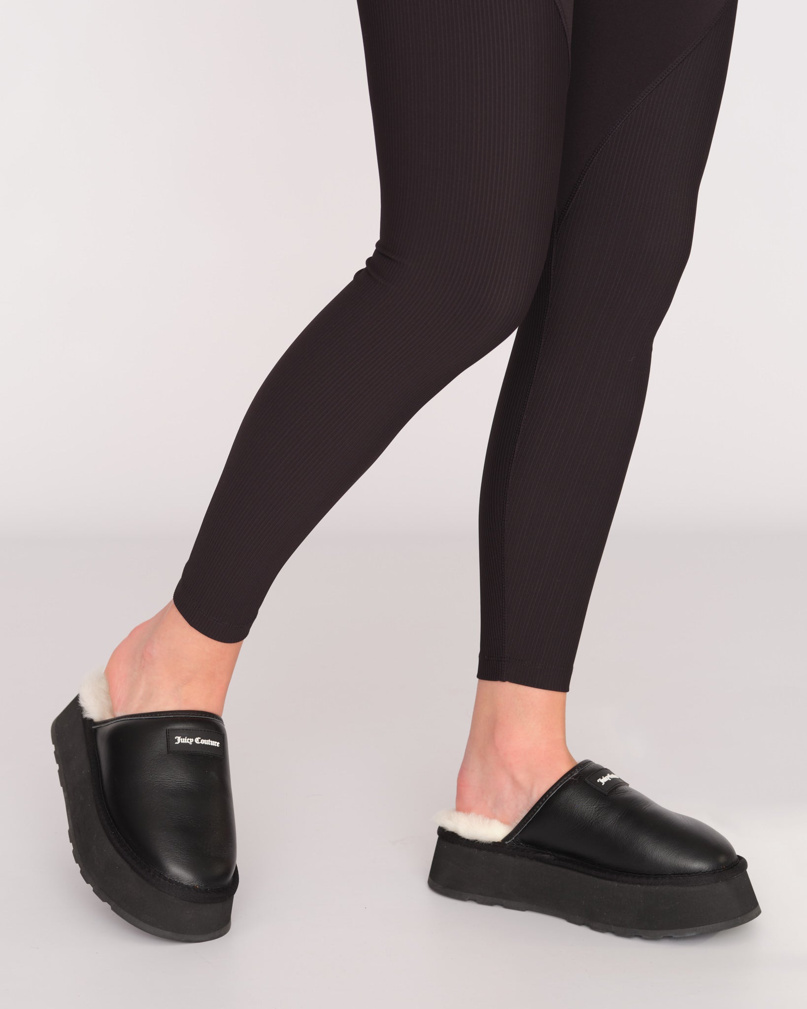 Caggie Sheepskin Clogg Black - Juicy Couture Scandinavia