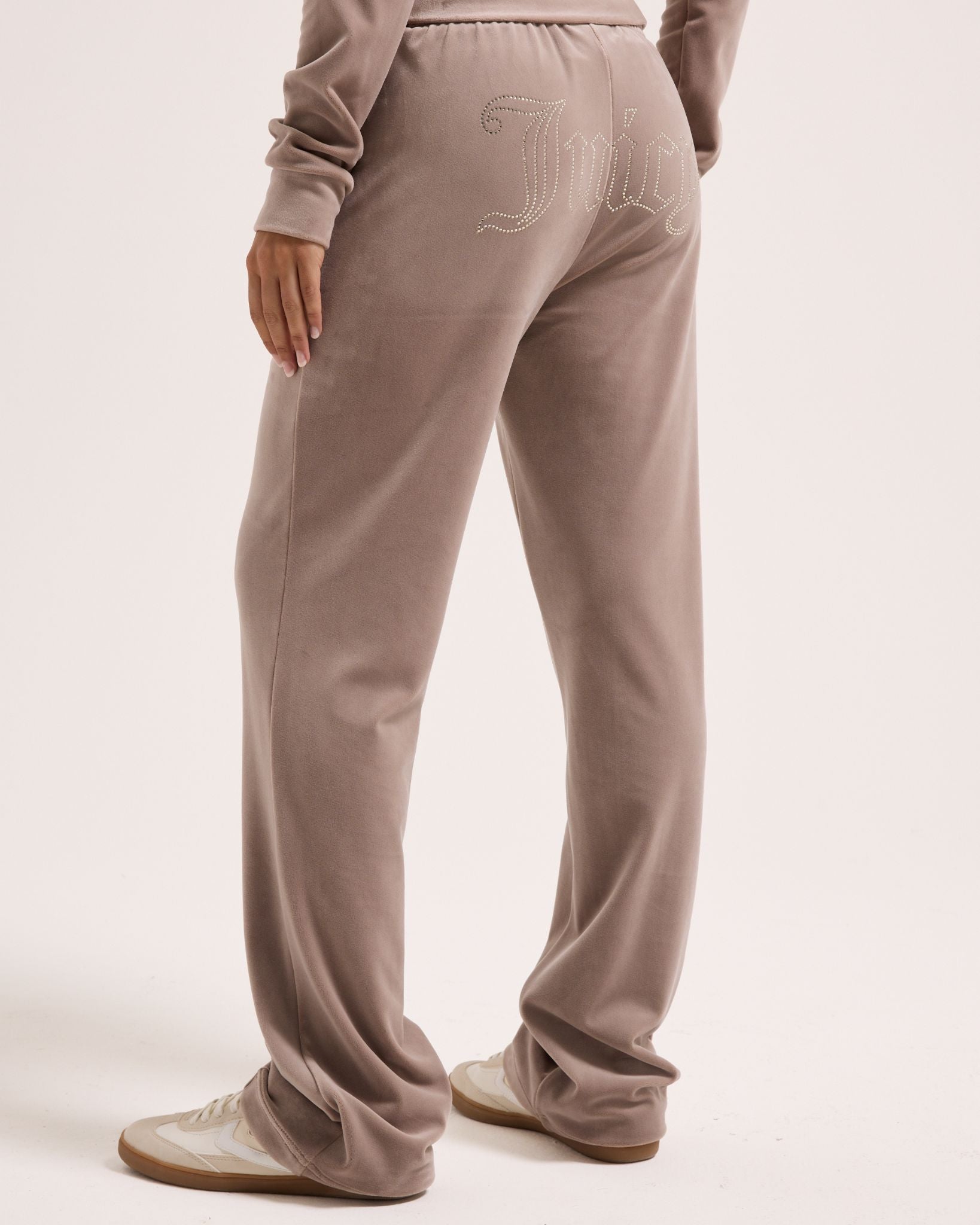 Classic Velour Tina Outline Pants in Fungi - Juicy Couture Scandinavia