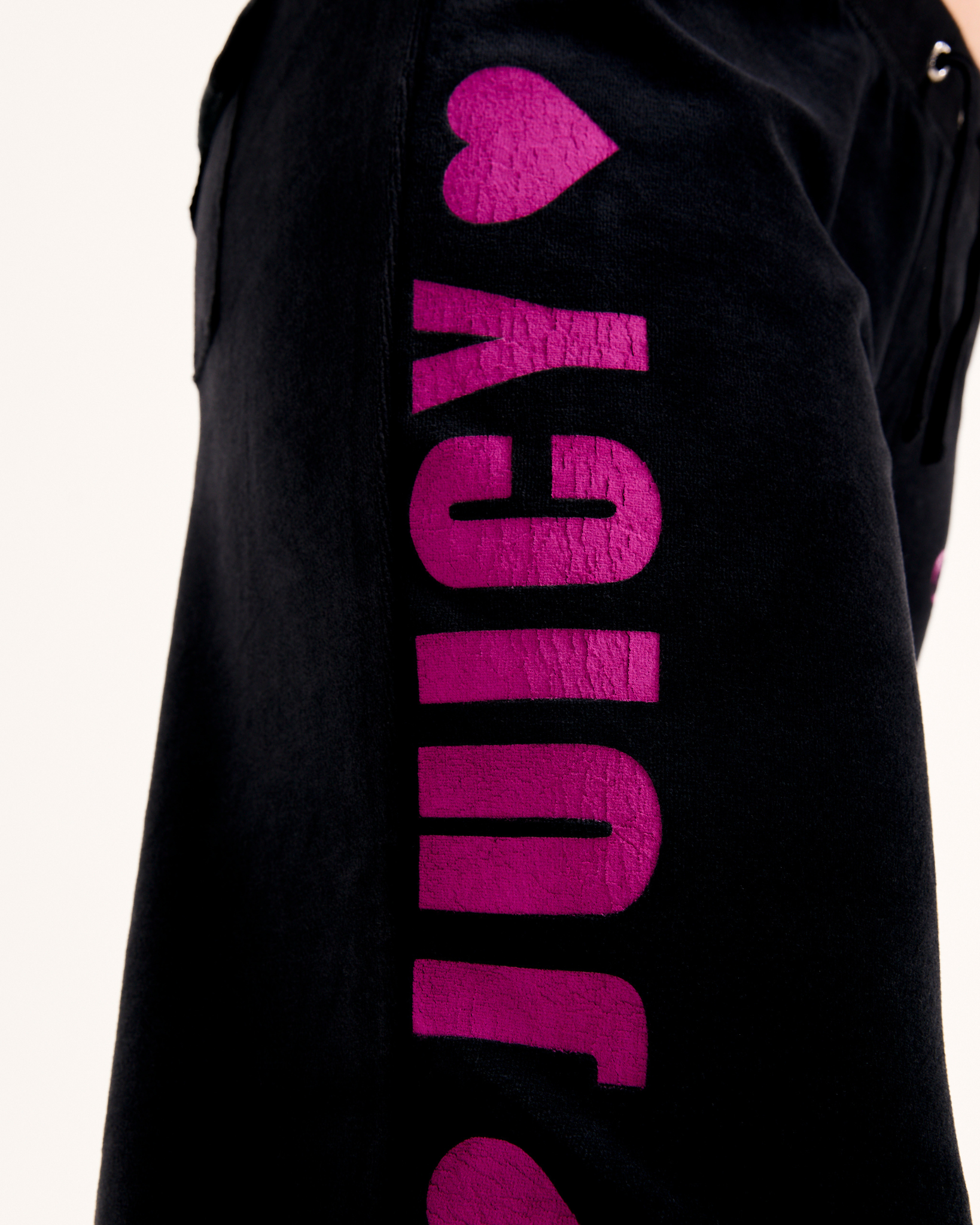 Juicy Angel Traight Leg Low Rise Pant Black